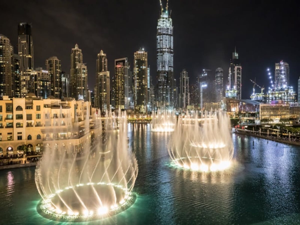 Dubai Fountain image 2